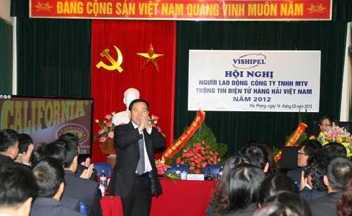 Ngày 15/3/2012, ông Dũng tham gia Hội nghị Người lao động Công ty TNHH MTV Thông tin Điện tử Hàng hải Việt Nam.